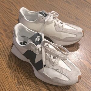 New Balance 327 Women’s 8 Moonbeam & Black